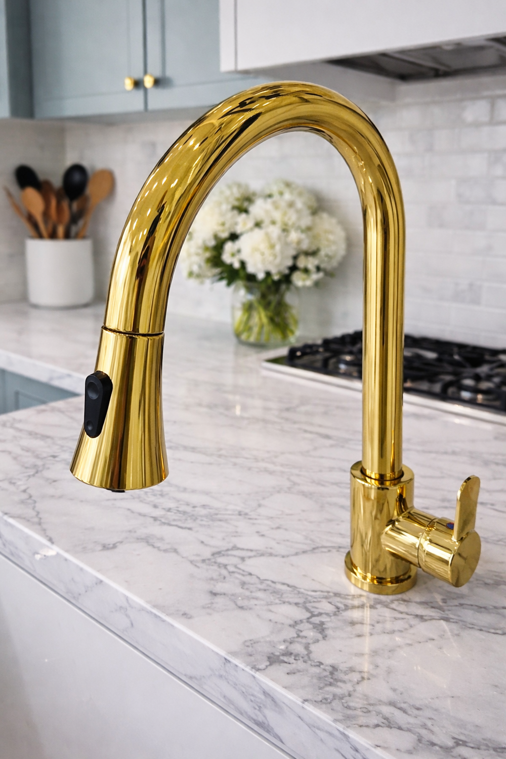 صنبور المطبخ الذهبي الفاخر